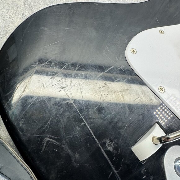 Rock Band 4 PS4 PS5 Bundle Fender Guitar Drums Game Mic PlayStation TESTED - Picture 5 of 16